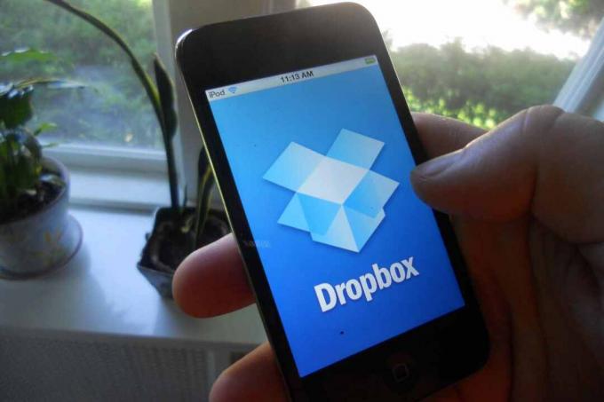 Использование Dropbox на iPhone